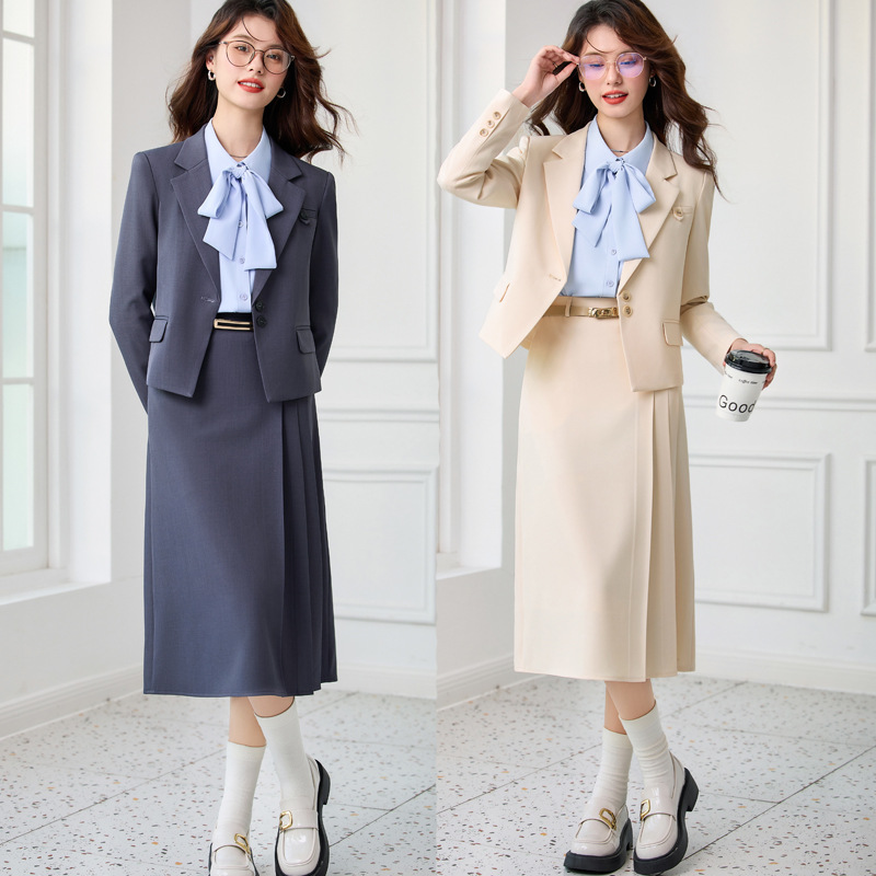 Ensemble de costume gris pour  - Women'S Formal Wear Petite avis et prix