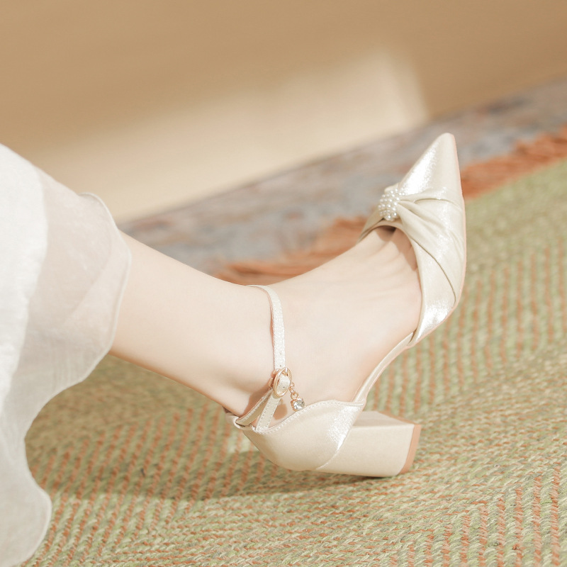 Chaussures à Talons Hauts Poin - Women Formal Wear For Wedding avis et prix